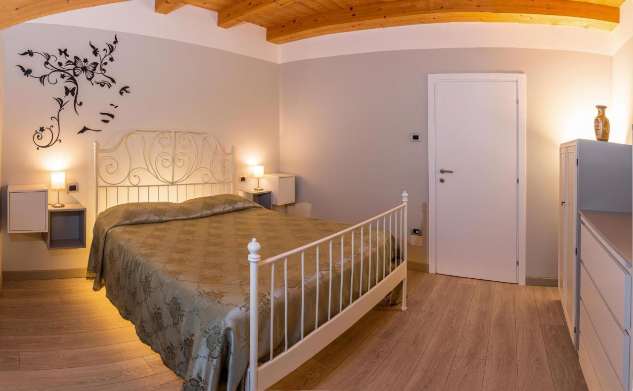 Appartamento Incantevole Con Parcheggio Privato Casteldidone Buitenkant foto